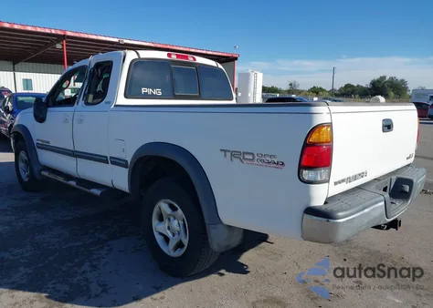 2002 Toyota Tundra Sr5 V8 z USA, uszkodzony, nr VIN 5TBRT34182S298034